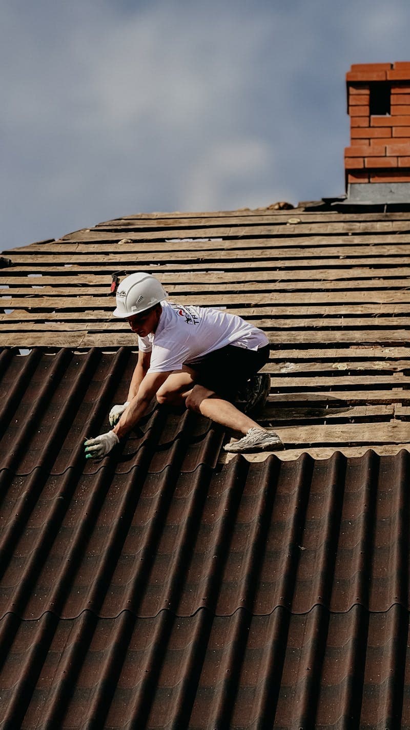 Roofer on the job — real work photos for a roofer website